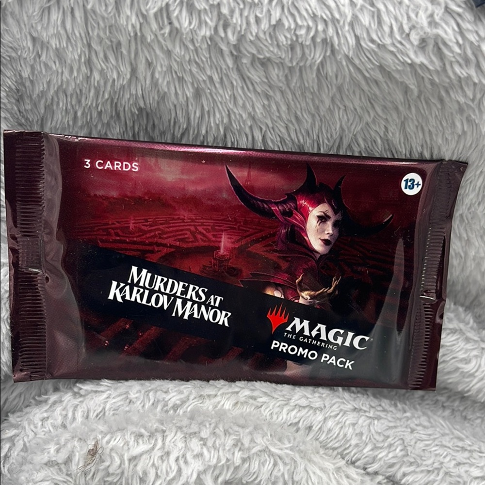 Magic Promo Pack Set with Dice - Picture 2 of 7